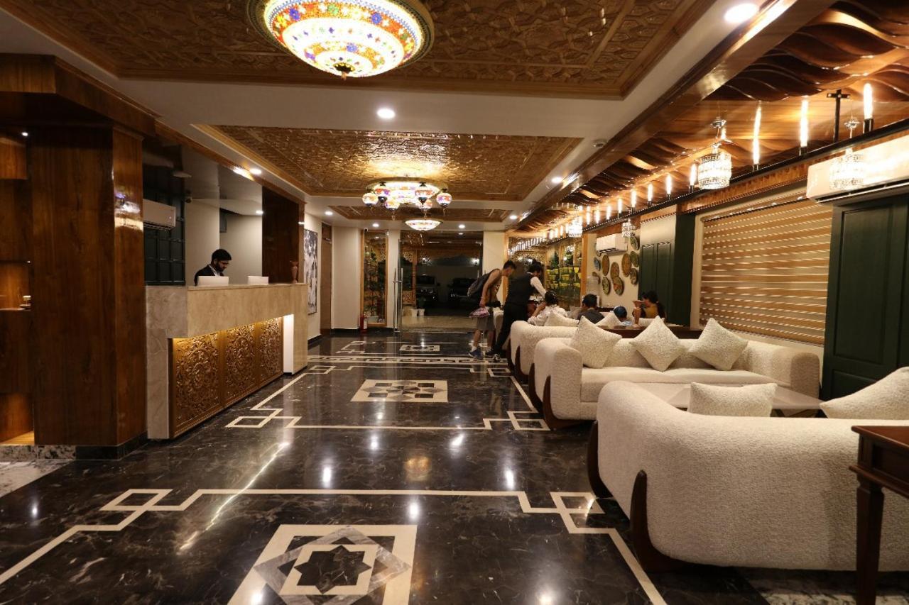 Hotel Blanco Сринагар Экстерьер фото