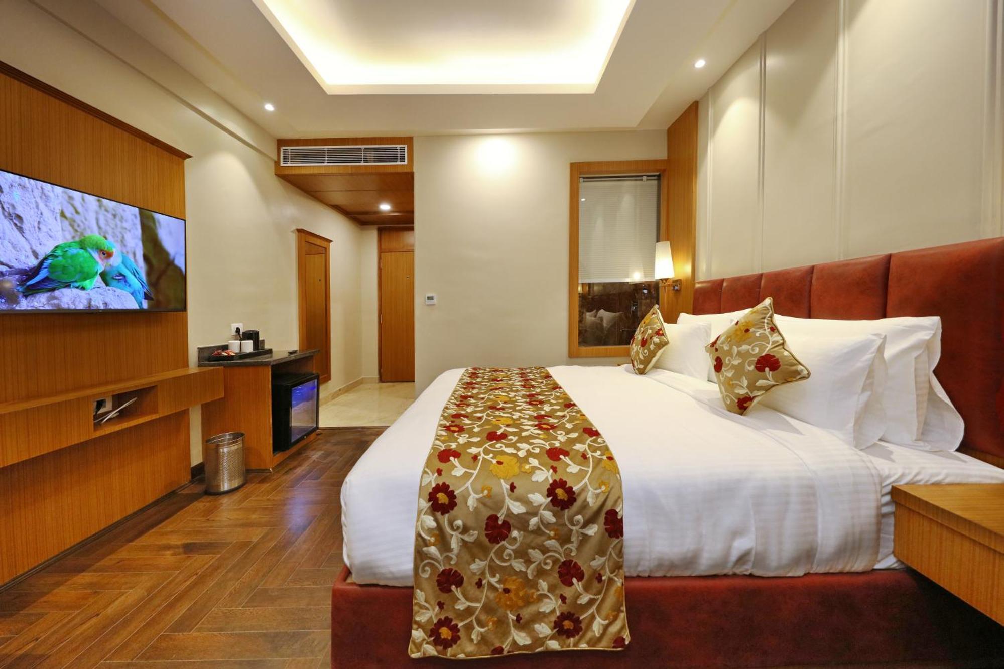 Hotel Blanco Сринагар Экстерьер фото