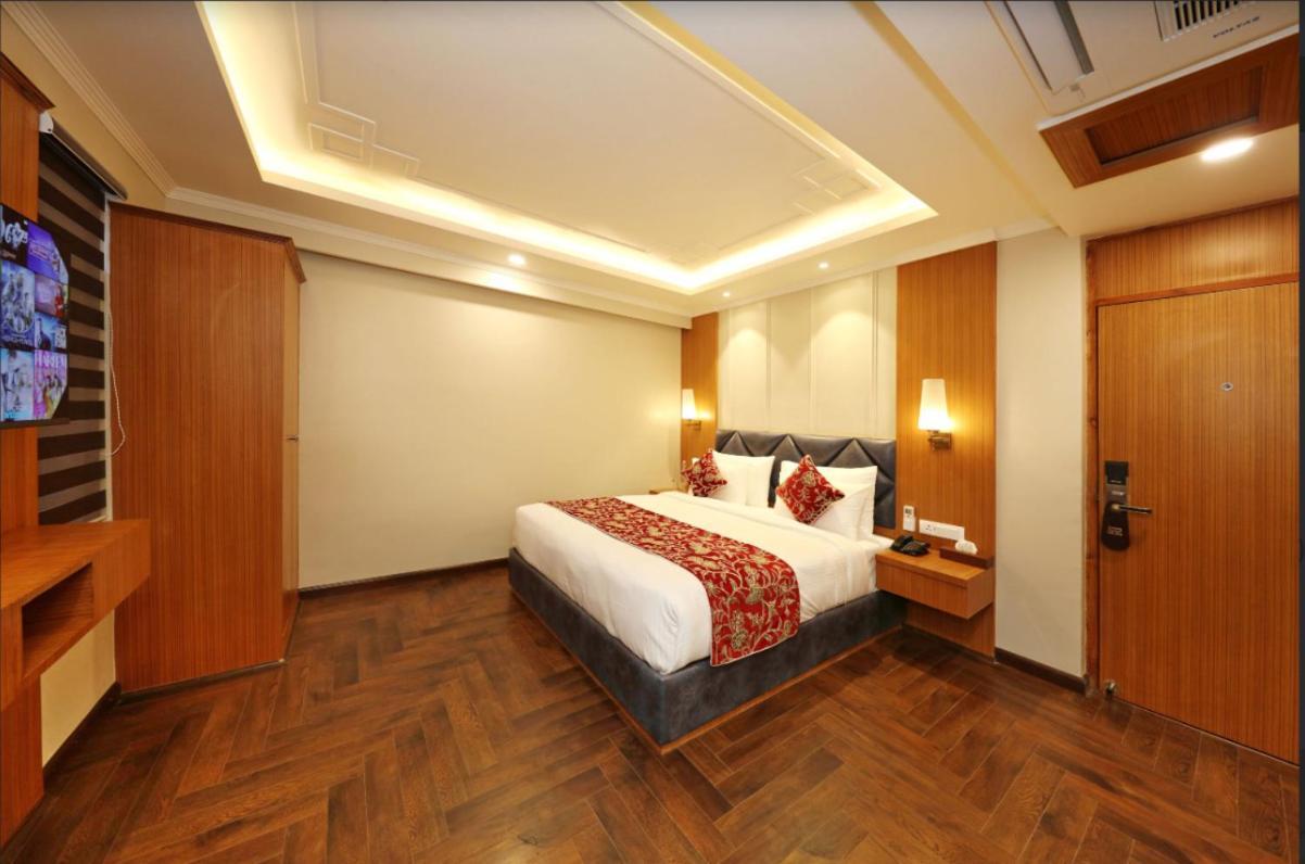 Hotel Blanco Сринагар Экстерьер фото