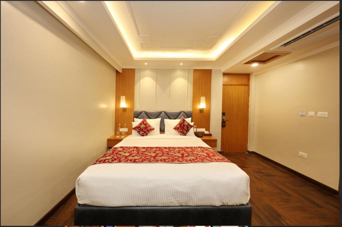 Hotel Blanco Сринагар Экстерьер фото